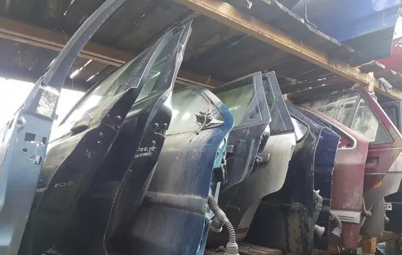 Ford Scorpio Rear door melynos
