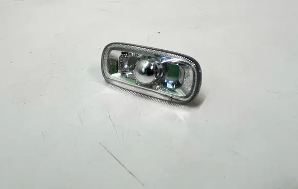 Audi A4 S4 B7 8E 8H Front fender indicator light 8E0949127 24CD