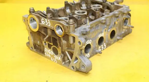 Peugeot 107 Engine head 1KR