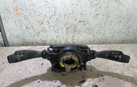Volvo XC40 Indicator stalk 32275368
