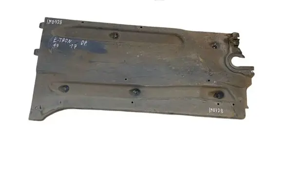 Audi A3 S3 8V Center/middle under tray cover 5Q0825202R