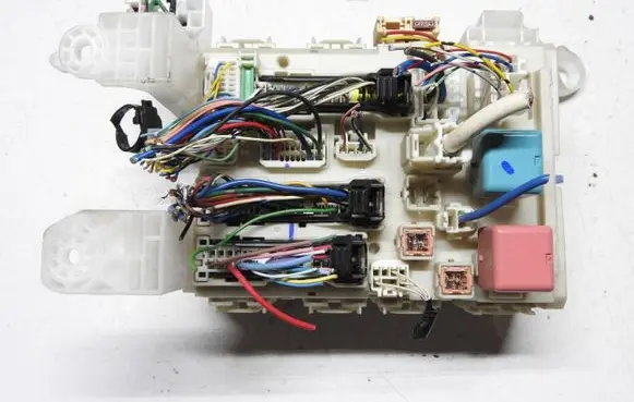 Toyota Verso Fuse box set 82730-0F060 157410A27