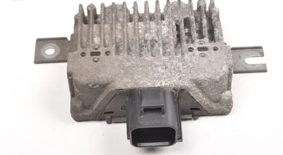 Aston Martin Vantage III Fuel pump relay 7H429D372AA