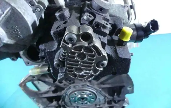 Renault Koleos I Fuel injection high pressure pump 0445010170 IMPRK1209381