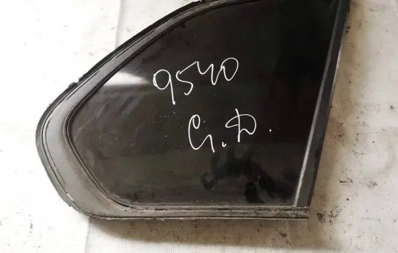 BMW X5 E70 Rear side window as3