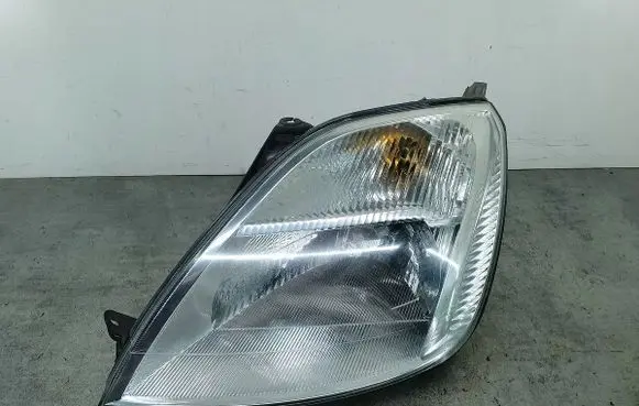 Ford Fiesta Headlight/headlamp 