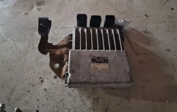 Toyota Avensis T270 Other control units/modules 8987120070