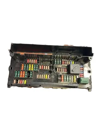 BMW 5 F10 F11 Fuse module 9234421