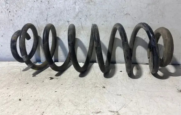 Peugeot 3008 I Rear coil spring