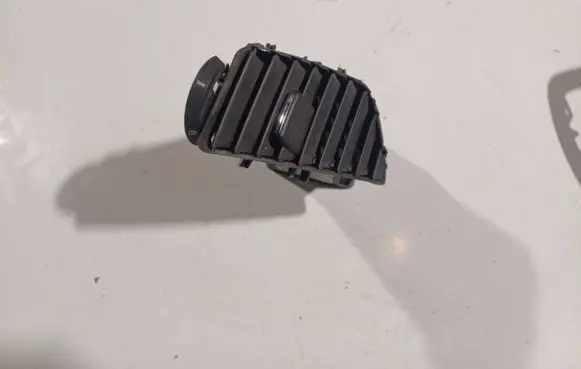 Opel Insignia A Dash center air vent grill