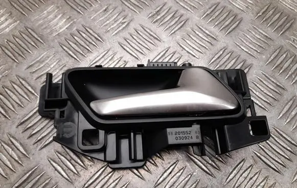 Opel Astra L Front door interior handle 9820155280