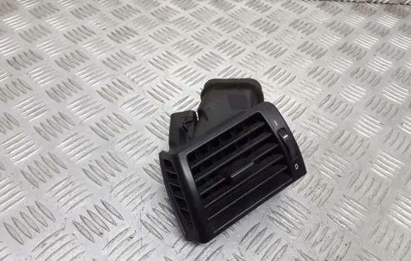 BMW 3 E46 Dashboard air vent grill cover trim 8361897