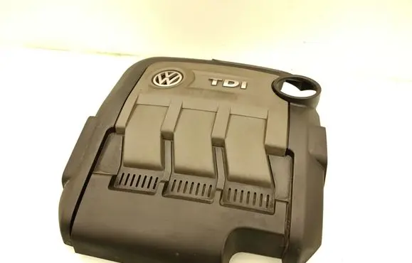 Volkswagen Polo V 6R Engine cover (trim) 05335923