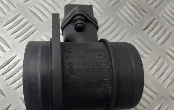 Skoda Fabia Mk1 (6Y) Mass air flow meter 038906461B