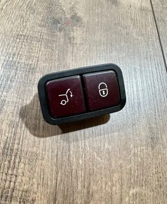 Mercedes-Benz GL X164 Tailgate/boot open switch button 2118219451 32132102