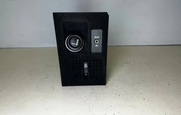 BMW 7 E65 E66 AUX in-socket connector 51169118064 5116911806409 911806409