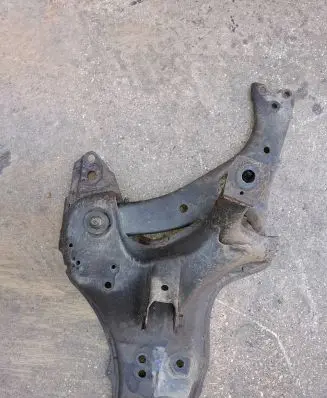 Toyota RAV 4 (XA20) Front subframe