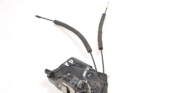 Subaru Levorg Front door lock T8313170