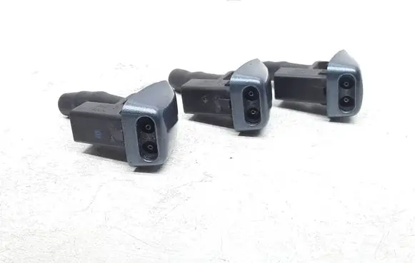 Volvo V40 Windshield washer spray nozzle 