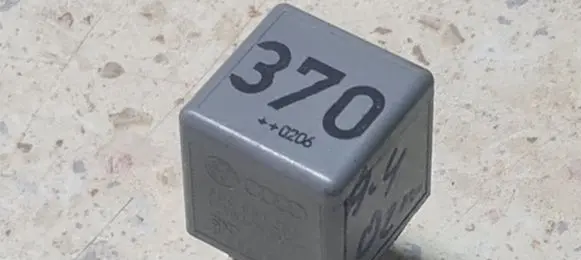 Audi A4 S4 B6 8E 8H Other relay 8D0951253 V23134J52X300