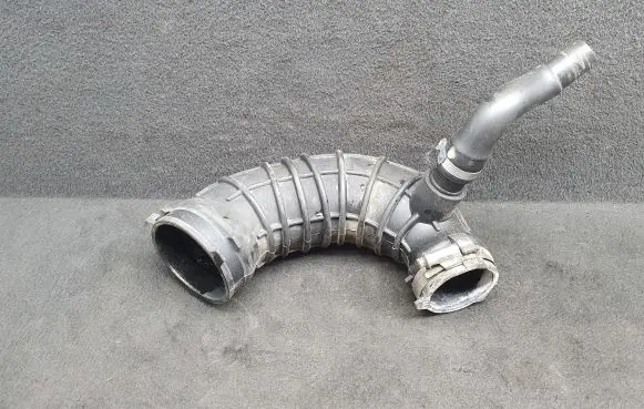 Audi A8 S8 D4 4H Air intake hose/pipe 4H0129571 057103237J