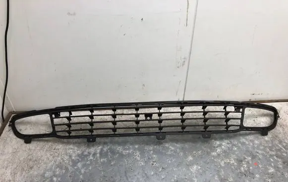 Opel Zafira A Front bumper lower grill 90580631