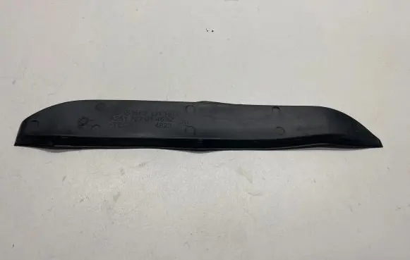 Mercedes-Benz R W251 Other front door trim element A2517270145