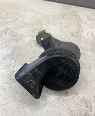 Volkswagen Golf V Horn signal 703881157