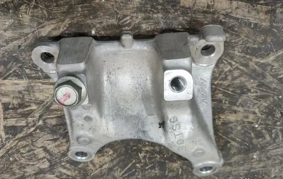 Acura ILX A/C compressor mount bracket 90TS6