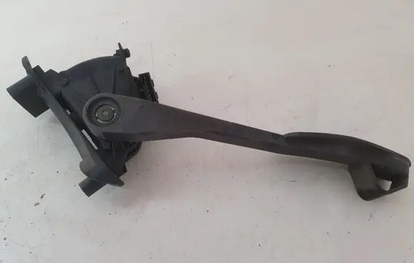 Volvo S60 Accelerator throttle pedal 30636004