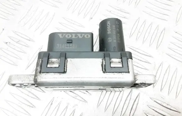 Volvo XC60 Glow plug pre-heat relay 31411857