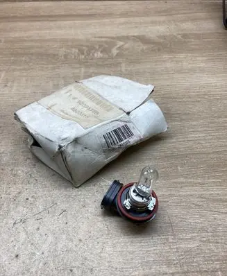Opel Corsa D Headlight/headlamp bulb 92095788 4803315