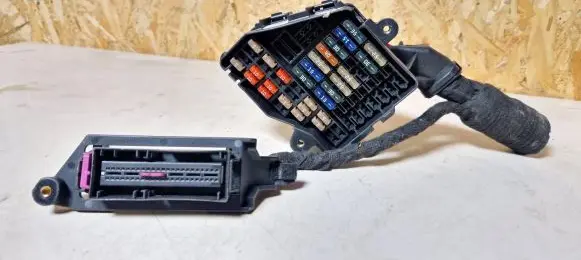 Audi A6 S6 C6 4F Fuse box set 4e0906230