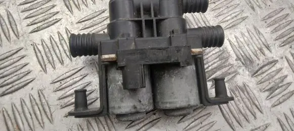 BMW 5 E39 Coolant heater control valve 6412837499502