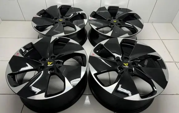 Cupra Born R19 alloy rim 