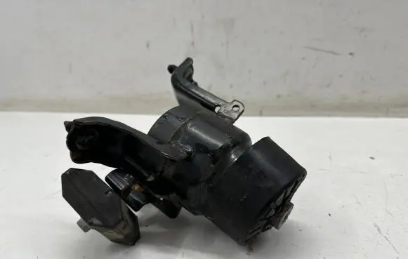Toyota RAV 4 (XA50) Engine mount bracket L3091167