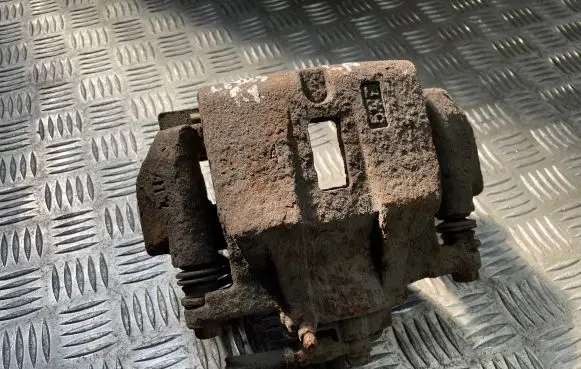 Lexus RX 330 - 350 - 400H Front brake caliper