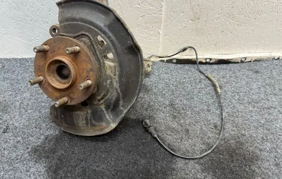 Toyota Verso Front wheel hub