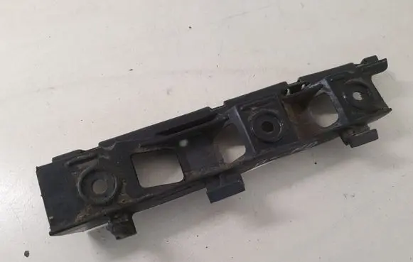 Volkswagen PASSAT B6 Front bumper mounting bracket 3C0807184
