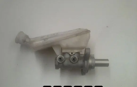 Master brake cylinder