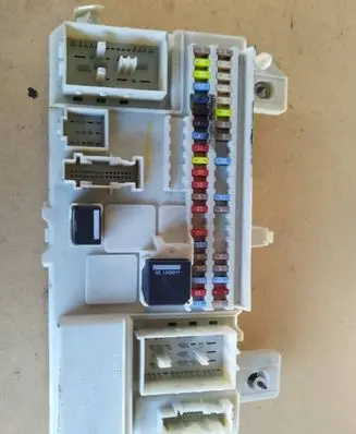 Volvo S40 Fuse module 31268178