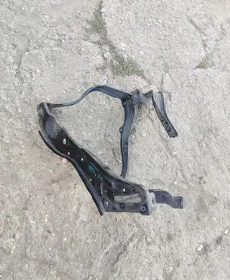 Mercedes-Benz E W212 Headlight/headlamp mounting bracket A2126200191