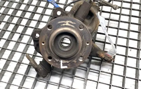 Peugeot 208 I Front wheel hub spindle knuckle 