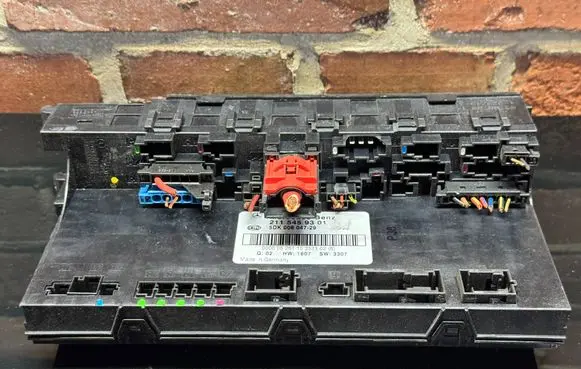 Mercedes-Benz E W211 Fuse module 2115459301 5DK00804729