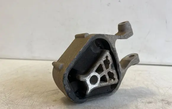 Polestar 2 Engine mount bracket 32298574