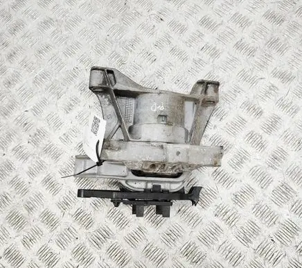 Peugeot 308 Engine mount bracket 9820297580