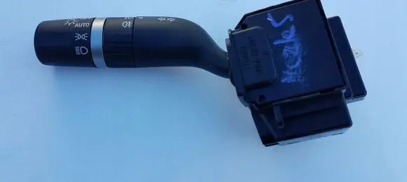 Mazda 3 I Tailgate/trunk/boot open switch 17D682vwgroup777