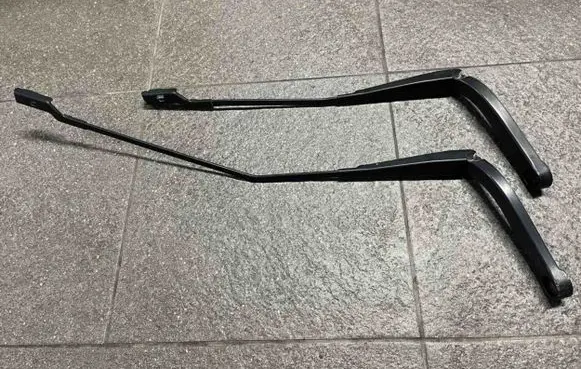 Opel Vivaro Front wiper blade arm 93867986 288810103R