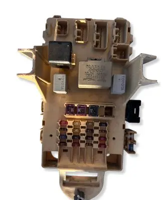 Toyota Yaris Fuse box set 827300D020A