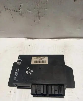 Volkswagen PASSAT B5 Comfort/convenience module 1J0959799R